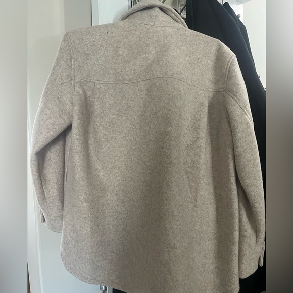 BEIGE SHACKET - Picture 3 of 3